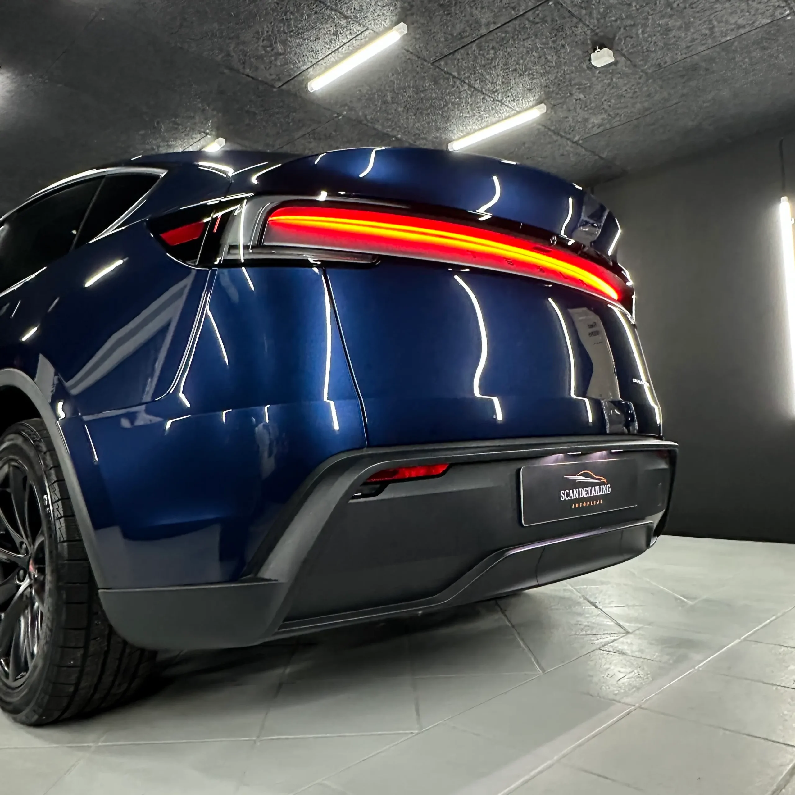 Tesla Premium Detail